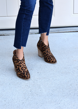 Load image into Gallery viewer, Leopard Rock Stud Booties

